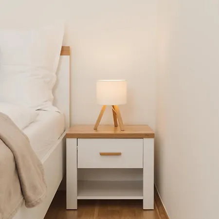 Louvre - Cozy Center With Balcony Διαμέρισμα Πράγα