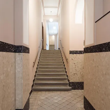 Louvre - Cozy Center With Balcony